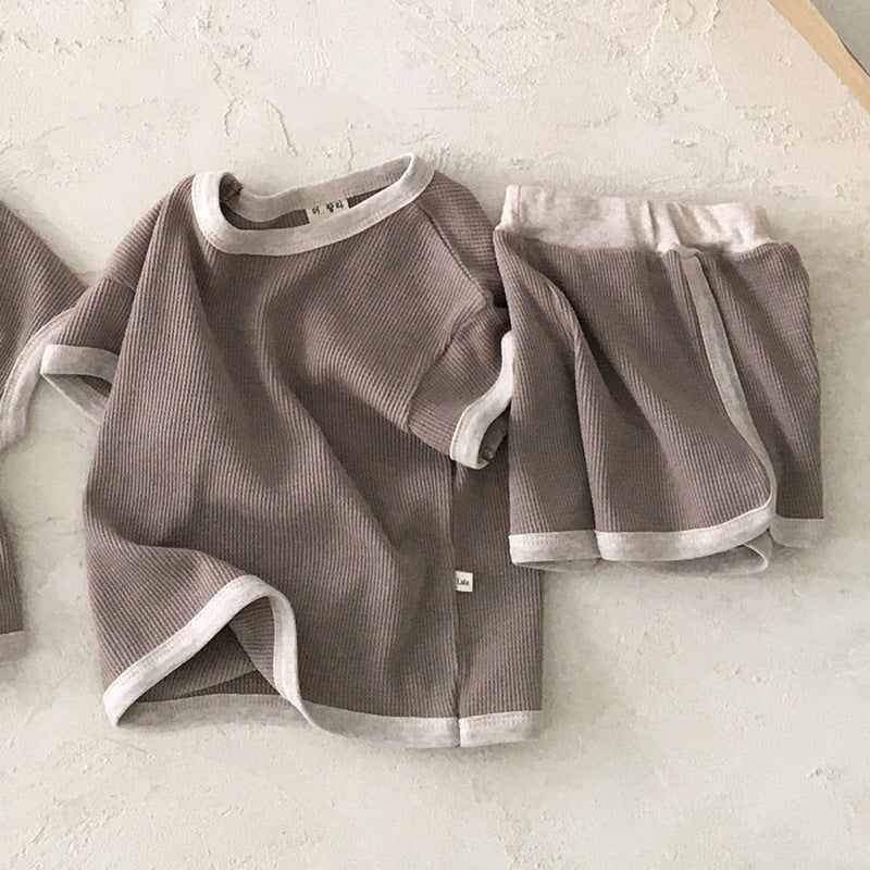 Infant and young children's clothing made of old casual sports short-sleeved suit