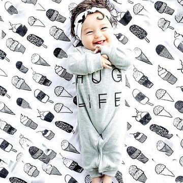 Hug Life Letter Print Toddler's Romper